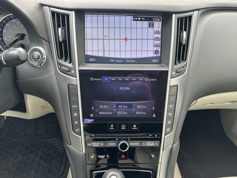 Used 2016 INFINITI Q50 Red Sport 400 AWD/4WD image 18
