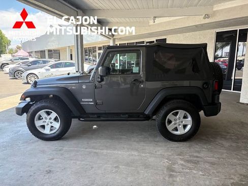 Used 2018 Jeep Wrangler Sport AWD/4WD image 8