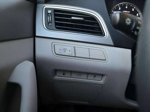 Used 2016 Hyundai Sonata SE image 21