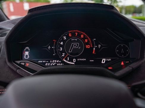 Used 2023 Lamborghini Huracan Sterrato image 30