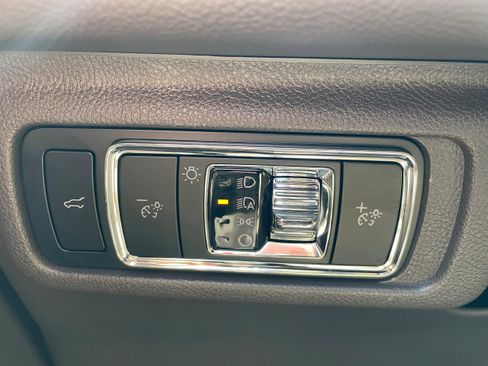 Used 2024 Lincoln Corsair AWD w/ Equipment Group 101A image 16