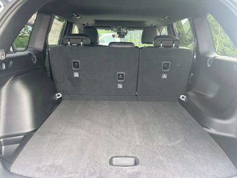 New 2025 Jeep Grand Cherokee Altitude AWD/4WD image 29