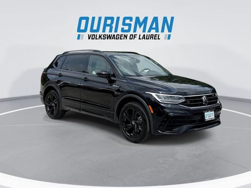 Used 2024 Volkswagen Tiguan SE R-Line AWD/4WD image 2
