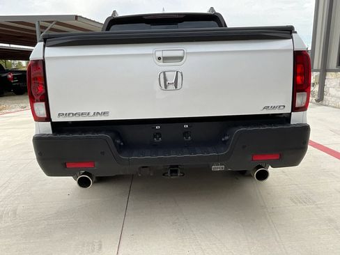 Used 2021 Honda Ridgeline Black Edition image 9
