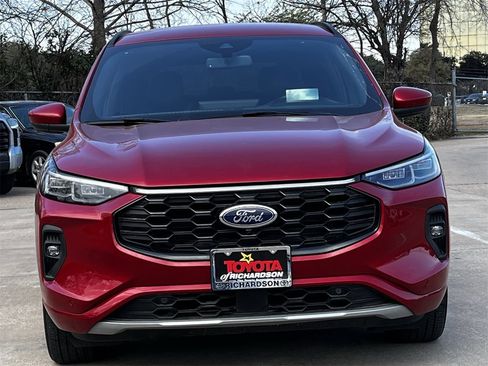 Used 2024 Ford Escape ST-Line Elite w/ Premium Technology Package image 7