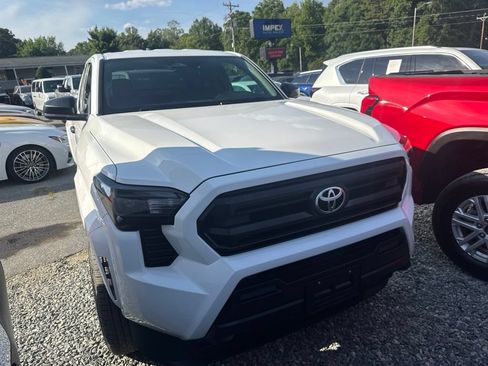 Used 2024 Toyota Tacoma SR RWD image 2