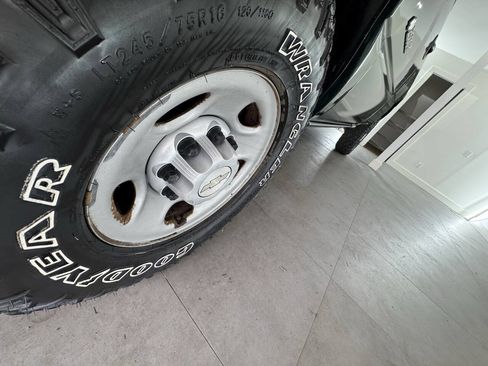 Used 2006 Chevrolet Silverado 2500 W/T w/ Snow Plow Prep Package AWD/4WD image 3