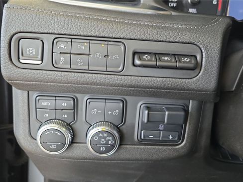 Used 2021 GMC Yukon Denali w/ Denali Ultimate Package image 26