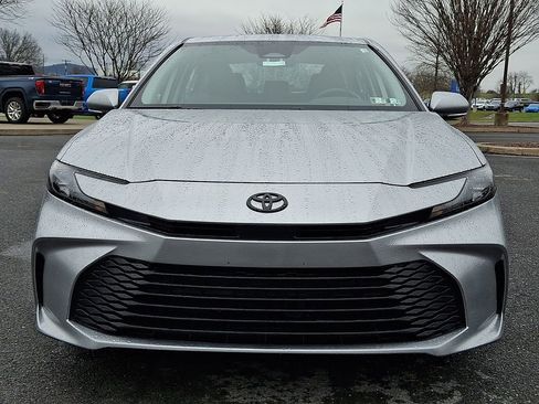 Used 2025 Toyota Camry LE w/ Convenience Package image 4