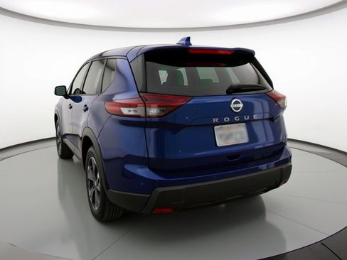 Used 2025 Nissan Rogue SV FWD image 6