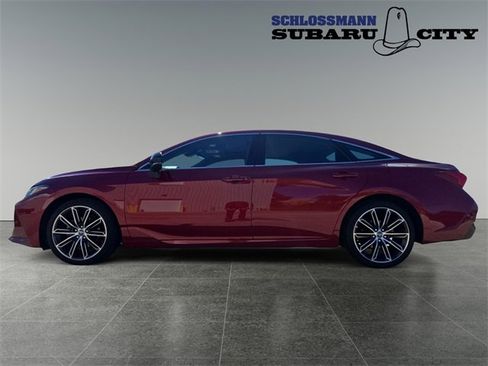 Used 2019 Toyota Avalon Touring image 5