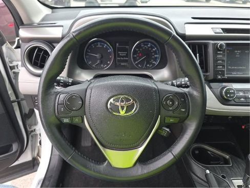 Used 2018 Toyota RAV4 Platinum FWD image 5