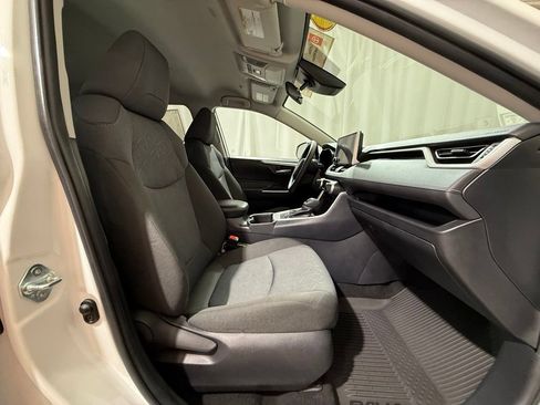 Certified 2025 Toyota RAV4 XLE AWD/4WD image 21