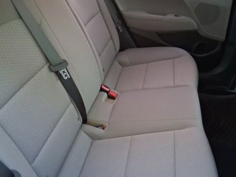 Used 2019 Hyundai Elantra SE w/ Cargo Package image 4