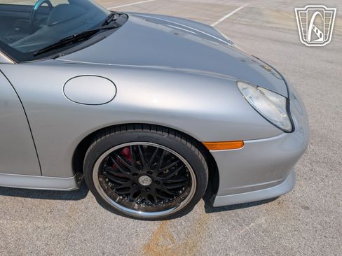 Used 2004 Porsche 911 Carrera 4S image 39