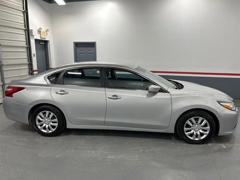 Used 2016 Nissan Altima 2.5 S image 6