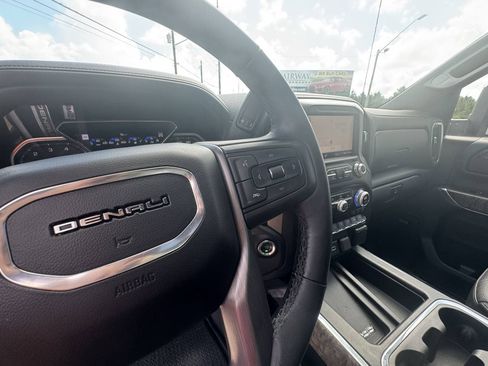 Used 2021 GMC Sierra 2500 Denali w/ Denali Ultimate Package AWD/4WD image 16