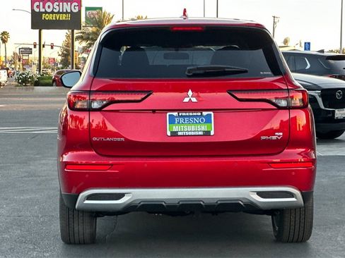 New 2025 Mitsubishi Outlander SE image 6