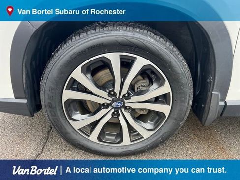 Used 2020 Subaru Forester Limited image 9