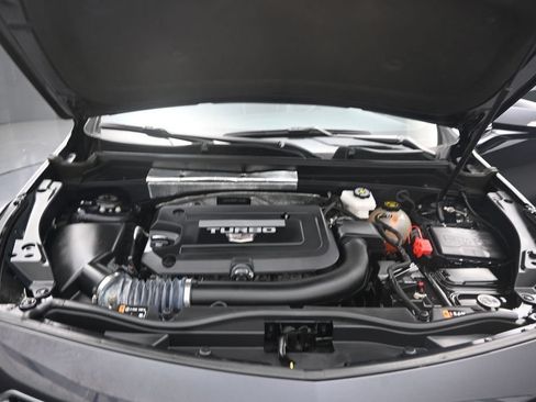 Used 2023 Cadillac XT4 Premium Luxury FWD image 12