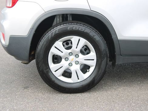 Used 2017 Chevrolet Trax LS FWD image 13