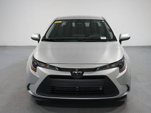 Used 2024 Toyota Corolla LE FWD image 2