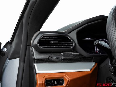 Used 2019 Lamborghini Urus image 26