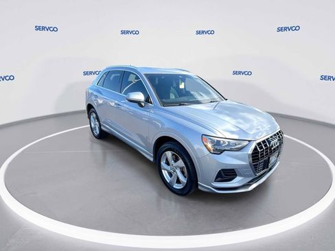 Used 2020 Audi Q3 2.0T Premium w/ Convenience Package AWD/4WD image 2