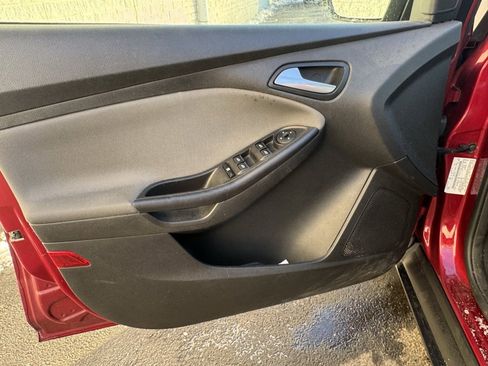 Used 2014 Ford Focus SE image 10