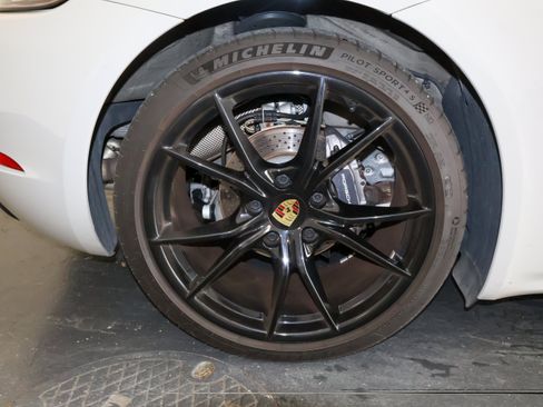 Used 2019 Porsche 718 Cayman RWD image 30