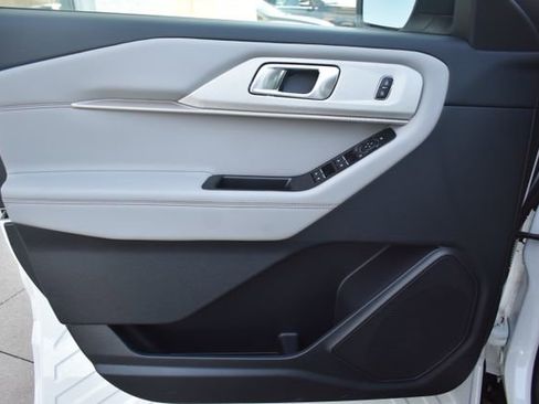 New 2026 Ford Explorer Active w/ Active Comfort Package image 14