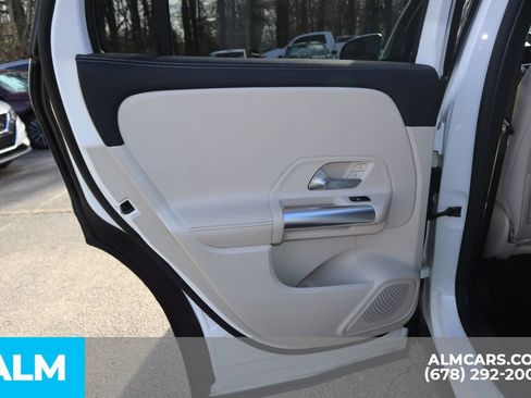 Used 2025 Mercedes-Benz GLA 250 4MATIC image 21