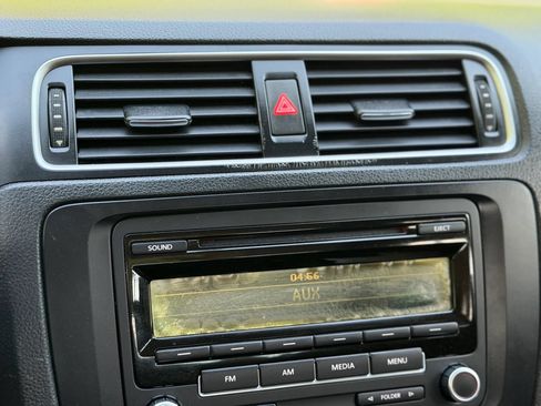 Used 2012 Volkswagen Jetta SE FWD image 28