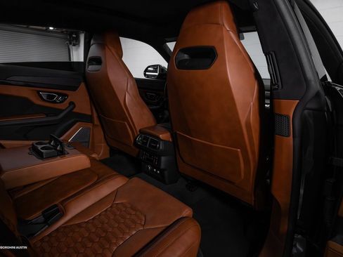 Used 2021 Lamborghini Urus image 42