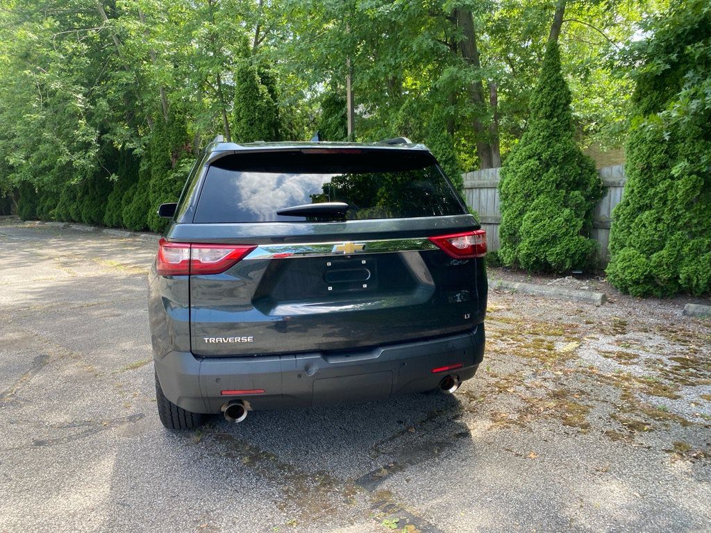 Used 2021 Chevrolet Traverse LT FWD image 4