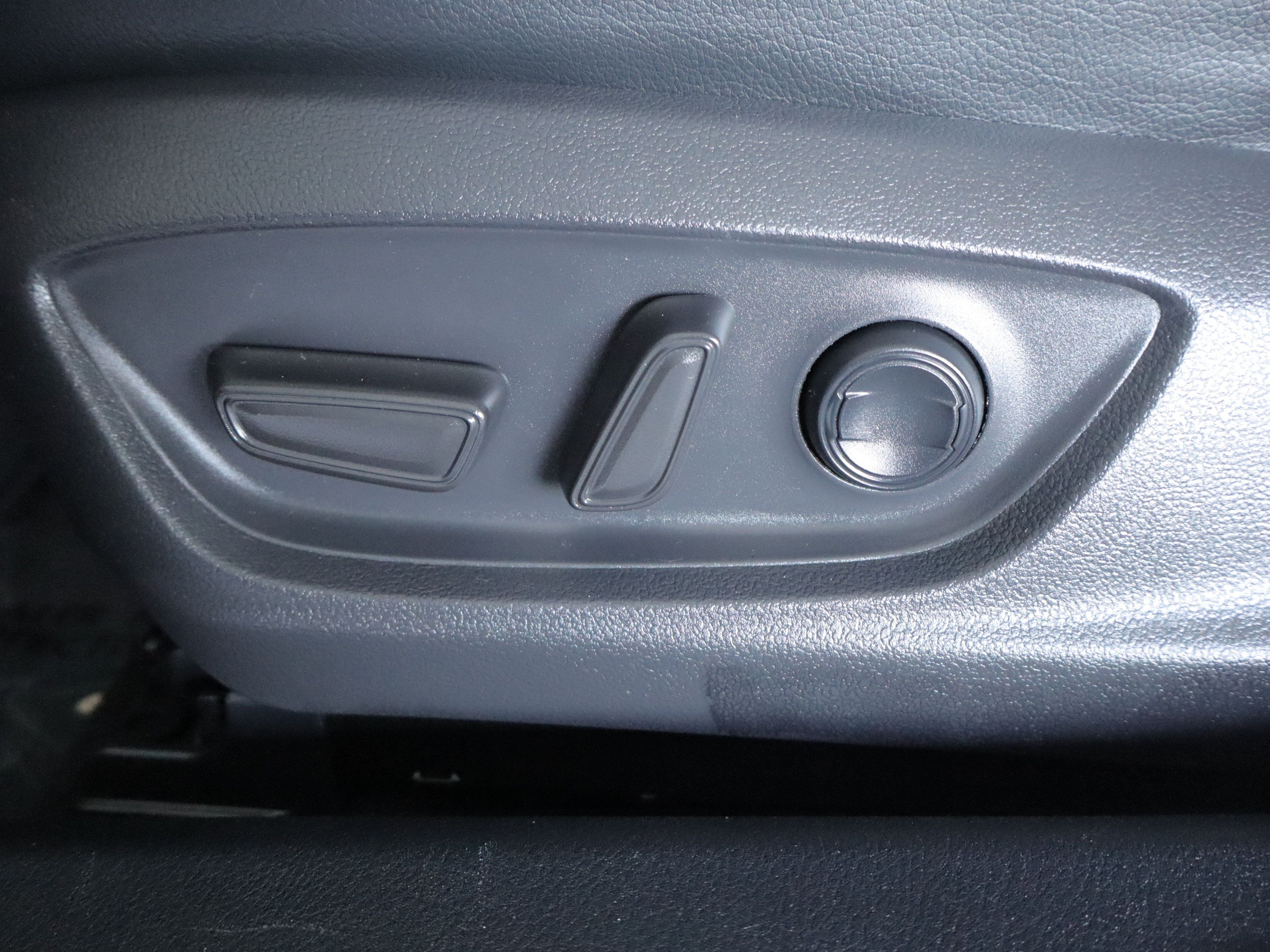 Used 2021 Toyota Camry XSE w/ Cold Weather Package FWD image 12