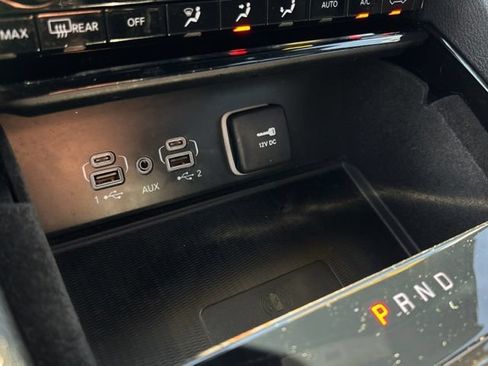 Used 2022 Jeep Grand Cherokee Altitude AWD/4WD image 42