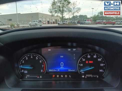Used 2024 Ford Explorer XLT w/ Equipment Group 202A AWD/4WD image 7