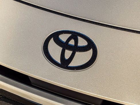 New 2026 Toyota Prius Plug-In Hybrid image 10