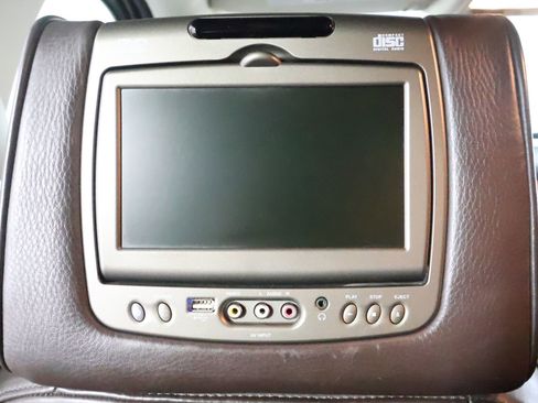 Used 2014 Cadillac Escalade Platinum AWD/4WD image 44