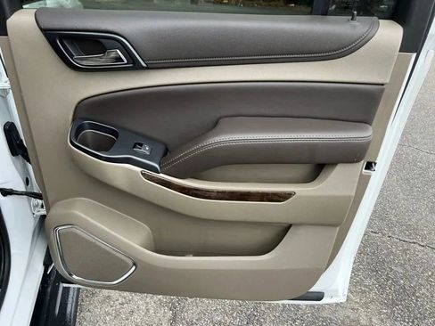 Used 2019 Chevrolet Suburban LT image 21