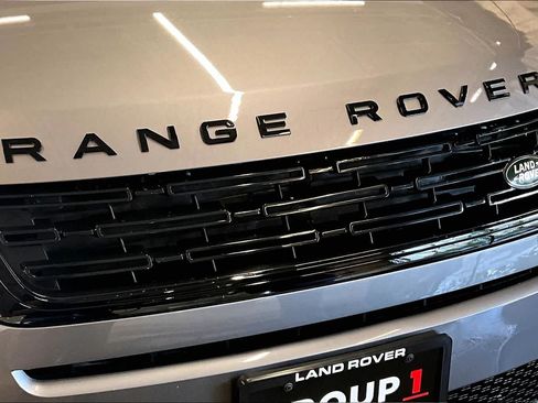 Used 2026 Land Rover Range Rover Evoque Dynamic SE AWD/4WD image 58