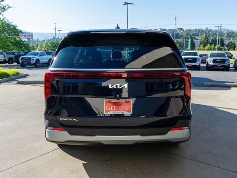New 2026 Kia Carnival FWD image 6