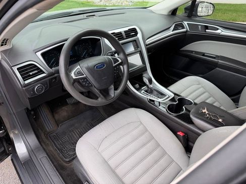 Used 2015 Ford Fusion S image 25