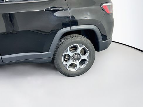 Used 2022 Jeep Compass Trailhawk w/ Trailhawk Convenience Group AWD/4WD image 28