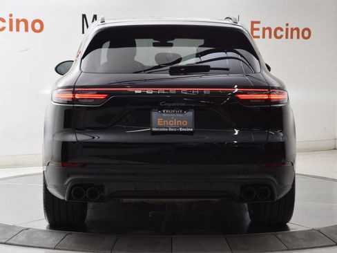 Used 2022 Porsche Cayenne AWD/4WD image 5