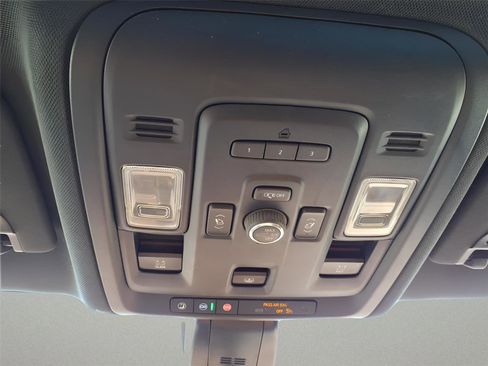 Used 2021 Chevrolet Suburban High Country w/ Premium Package image 23