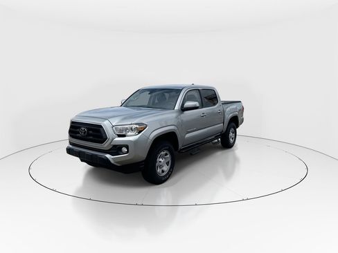 Used 2022 Toyota Tacoma SR5 RWD image 4