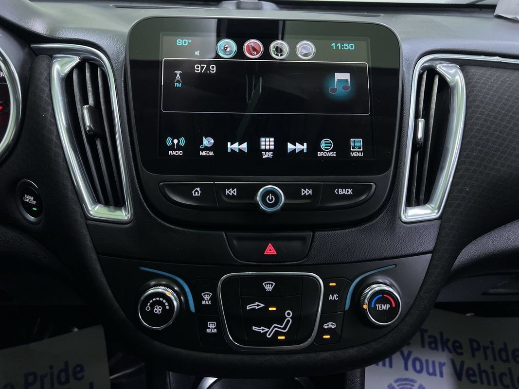 Used 2017 Chevrolet Malibu LT FWD image 21
