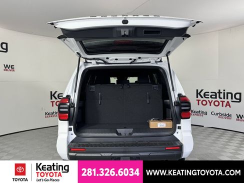 New 2026 Toyota 4Runner SR5 AWD/4WD image 11